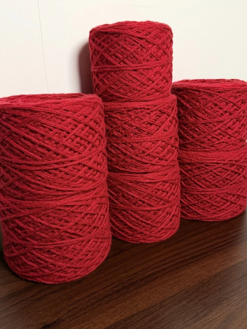 Reclaimed Merino Wool Blend Worsted Yarn 2004 Yds Rich Red 928g (7 Cakes)
